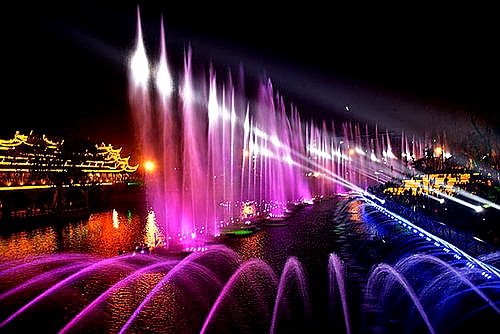 激光数码喷泉：现代技术与艺术之美妙交融